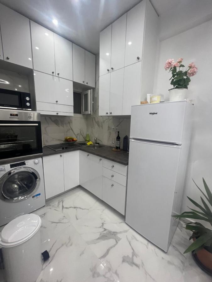 White Apartment Athens Exterior photo