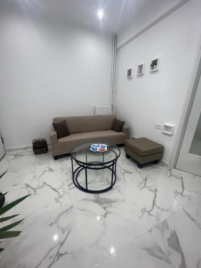 White Apartment Athens Exterior photo